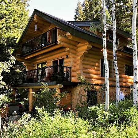 A Suite Retreat - Beyond Bed & Breakfast Sun Peaks Kültér fotó