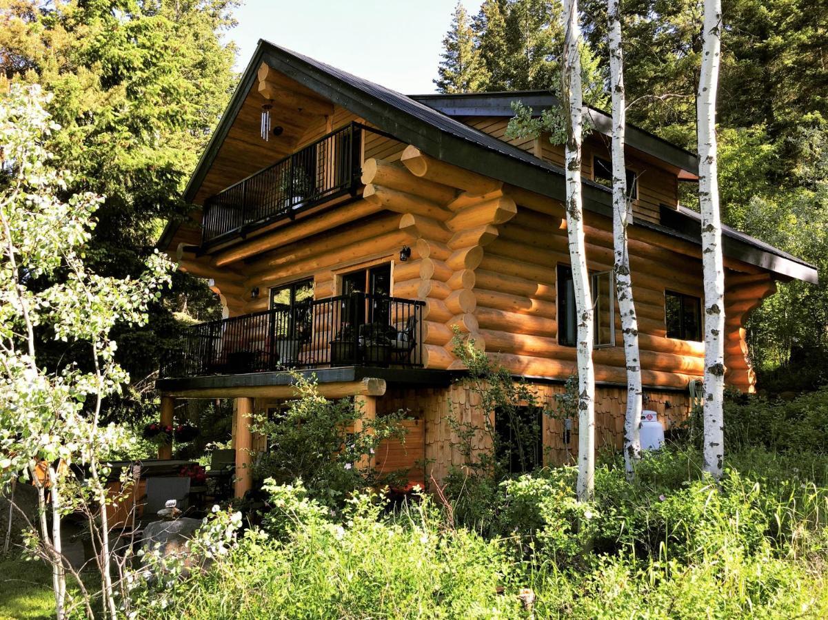 A Suite Retreat - Beyond Bed & Breakfast Sun Peaks Kültér fotó